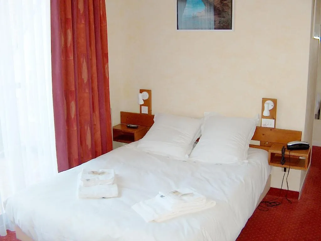 Hotel Palais Des Fleurs Restaurant La Cremaillere Aix-les-Bains 3*,  Francja